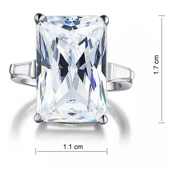 NWOT 8.5 Karat Cz Engagement Ring Size 6 or 7 - Picture 4 of 8